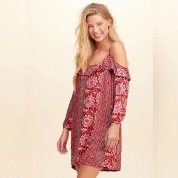 Hollister‎ Dresses Red Print Off-The-Shoulder Shift Dress - Picture 1 of 9